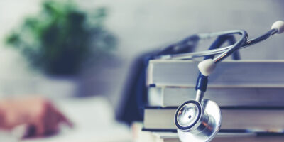 How to Identify Colleges With the Best Pre-Med Programs