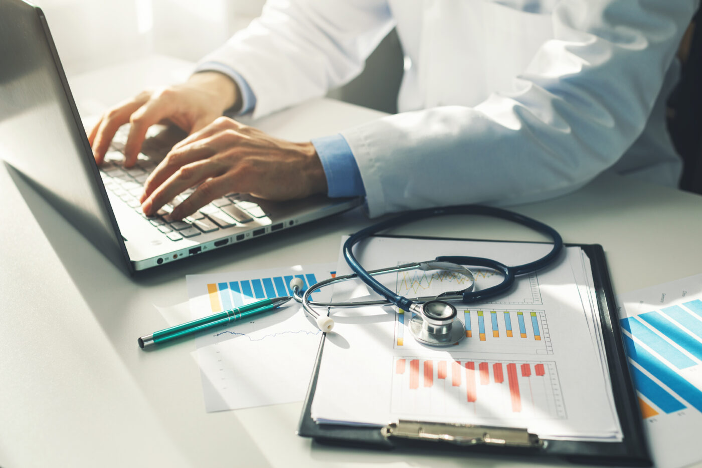 Tips to Help You Manage a Medical Student Budget